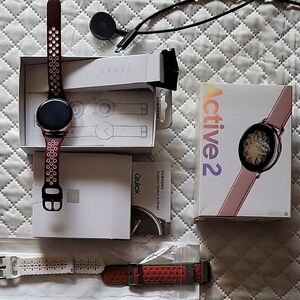 Samsung Galaxy Active2 Smart Watch Rose Gold Package